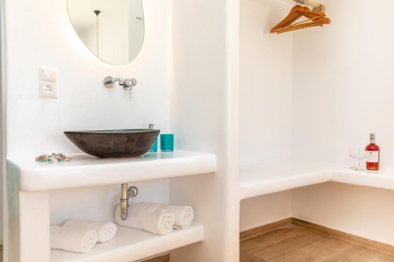 Kalais Sea Vibes, Beachfront Suites - A 10 Minute Drive Away From Naxos Town - Next To The Bus Stop Pláka Екстериор снимка