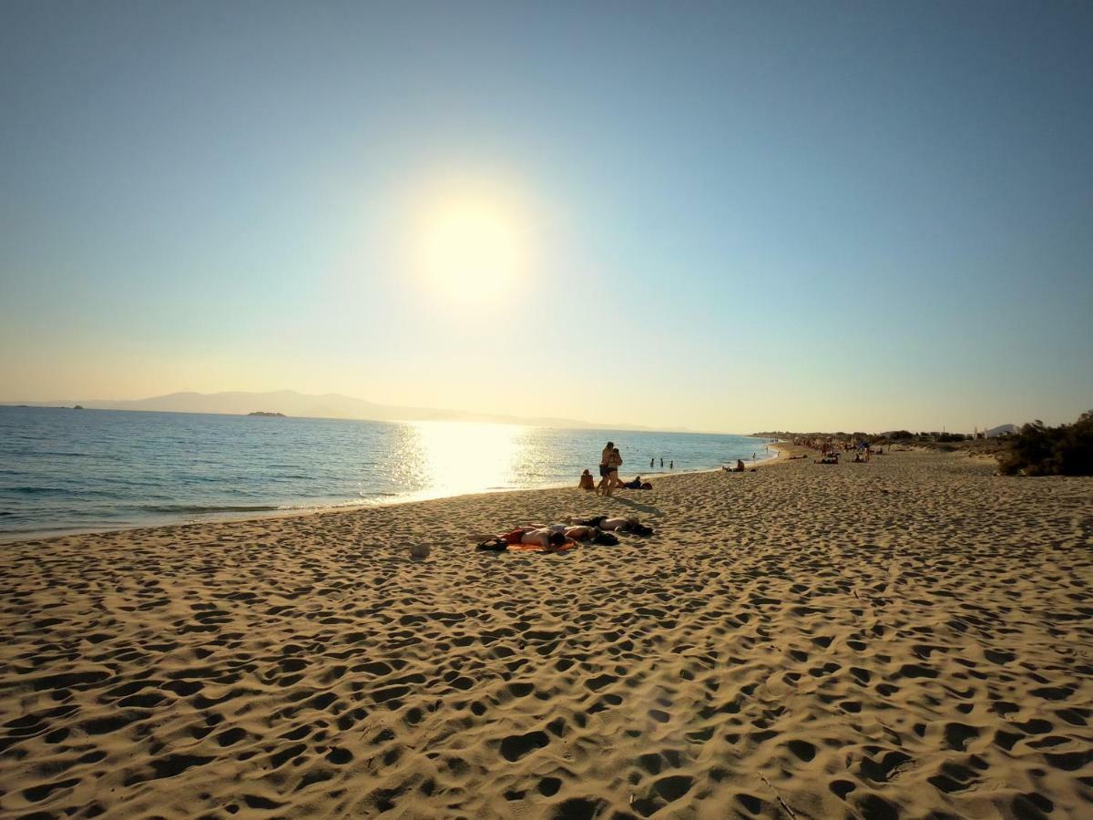 Kalais Sea Vibes, Beachfront Suites - A 10 Minute Drive Away From Naxos Town - Next To The Bus Stop Pláka Екстериор снимка